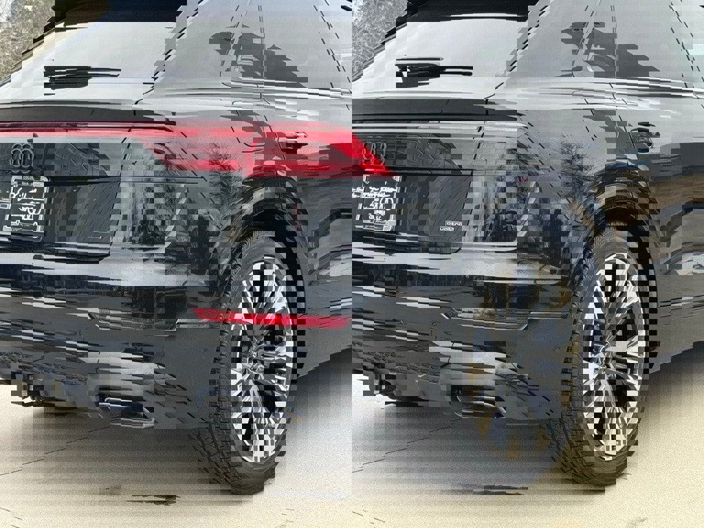 New 2026 Audi Q8 Premium Plus image 16