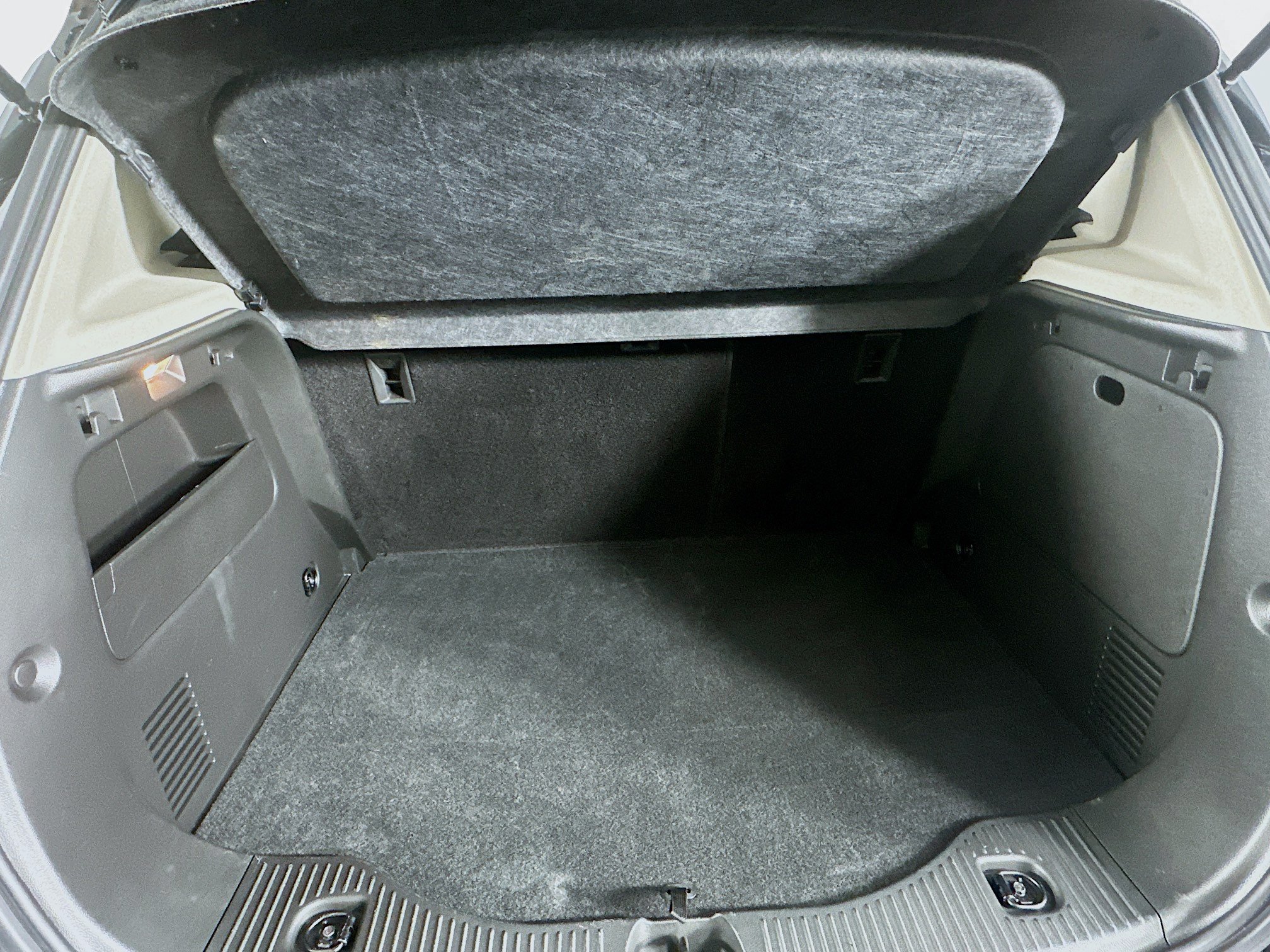 Used 2020 Buick Encore Preferred w/ Safety Package FWD image 27