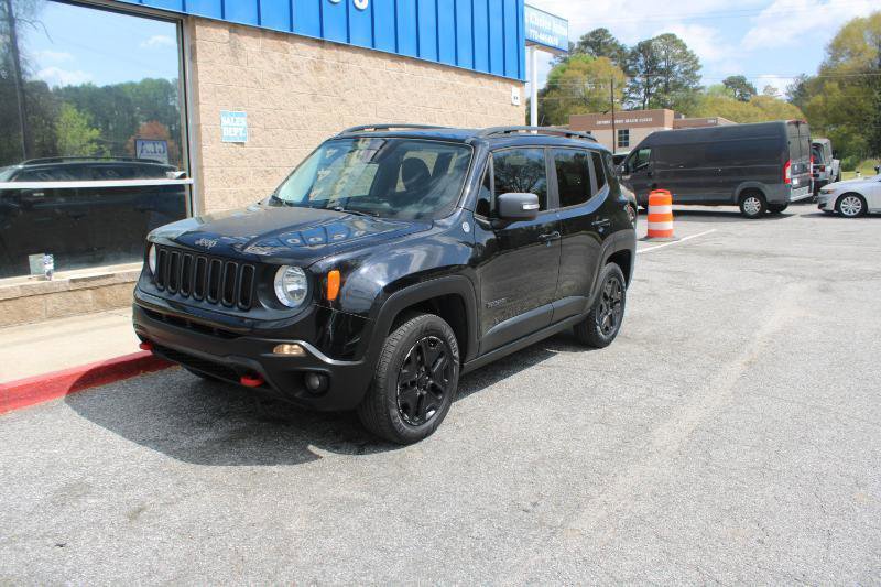 Used 2017 Jeep Renegade Trailhawk AWD/4WD image 3