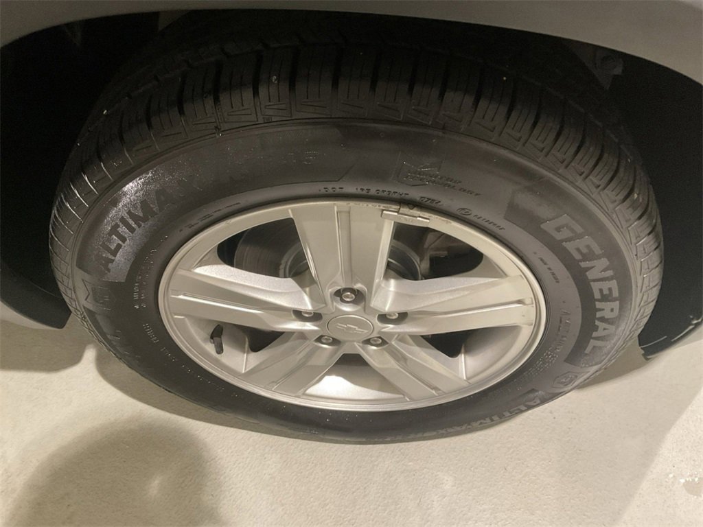 Used 2020 Chevrolet Trax LT w/ LT Convenience Package image 16