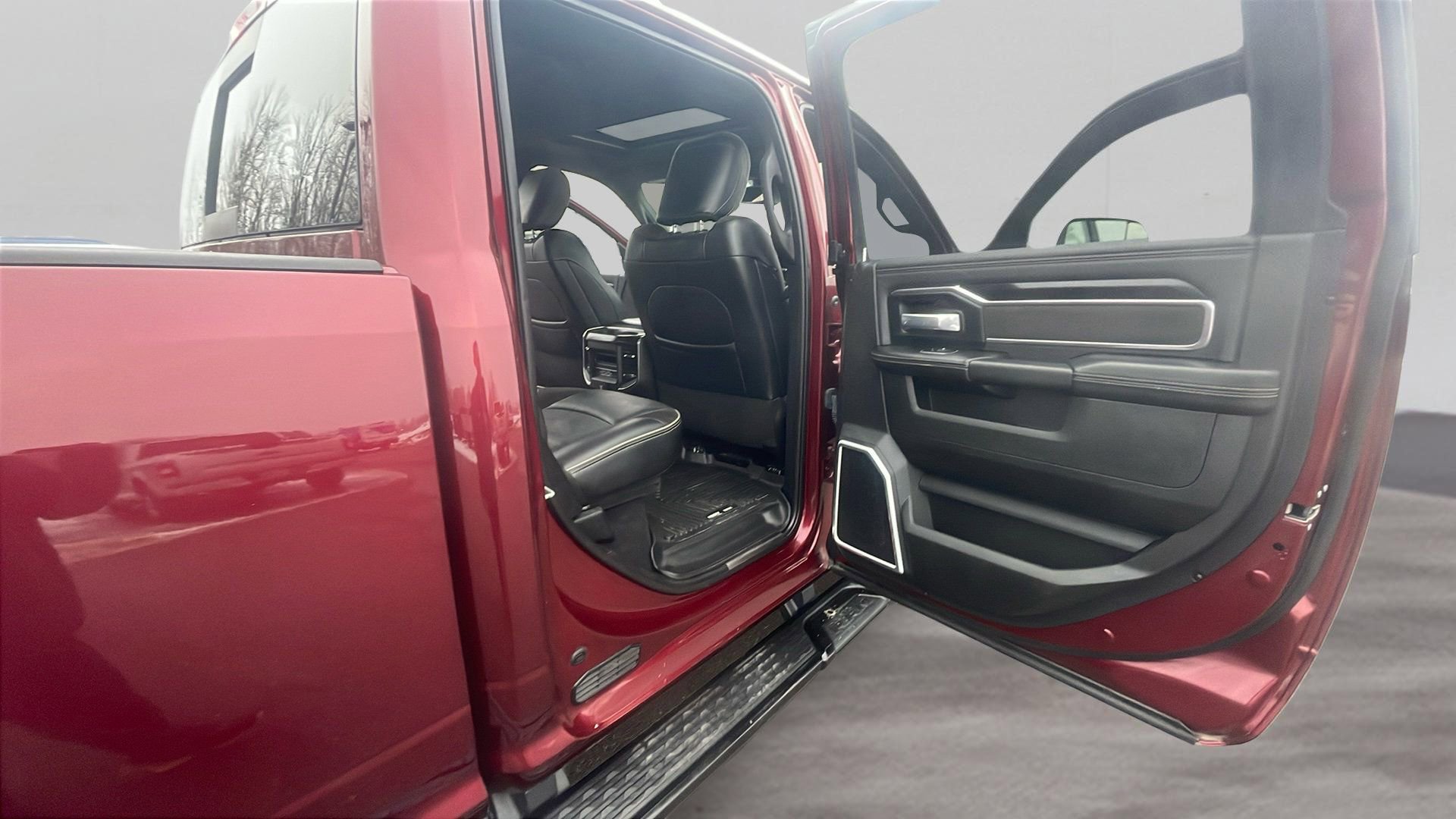 Used 2021 RAM 2500 Laramie w/ Night Edition AWD/4WD image 22