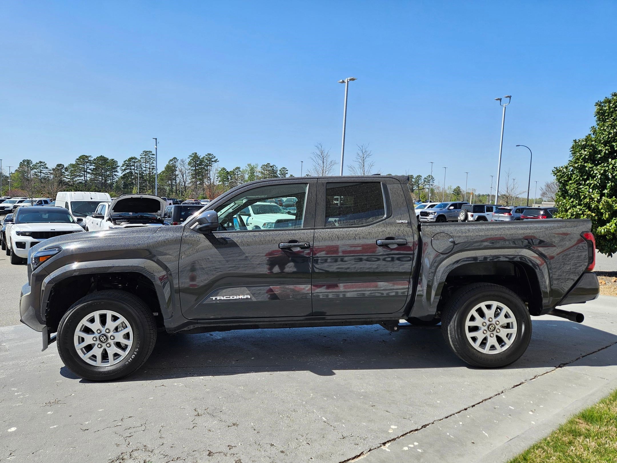 Used 2024 Toyota Tacoma SR5 image 4