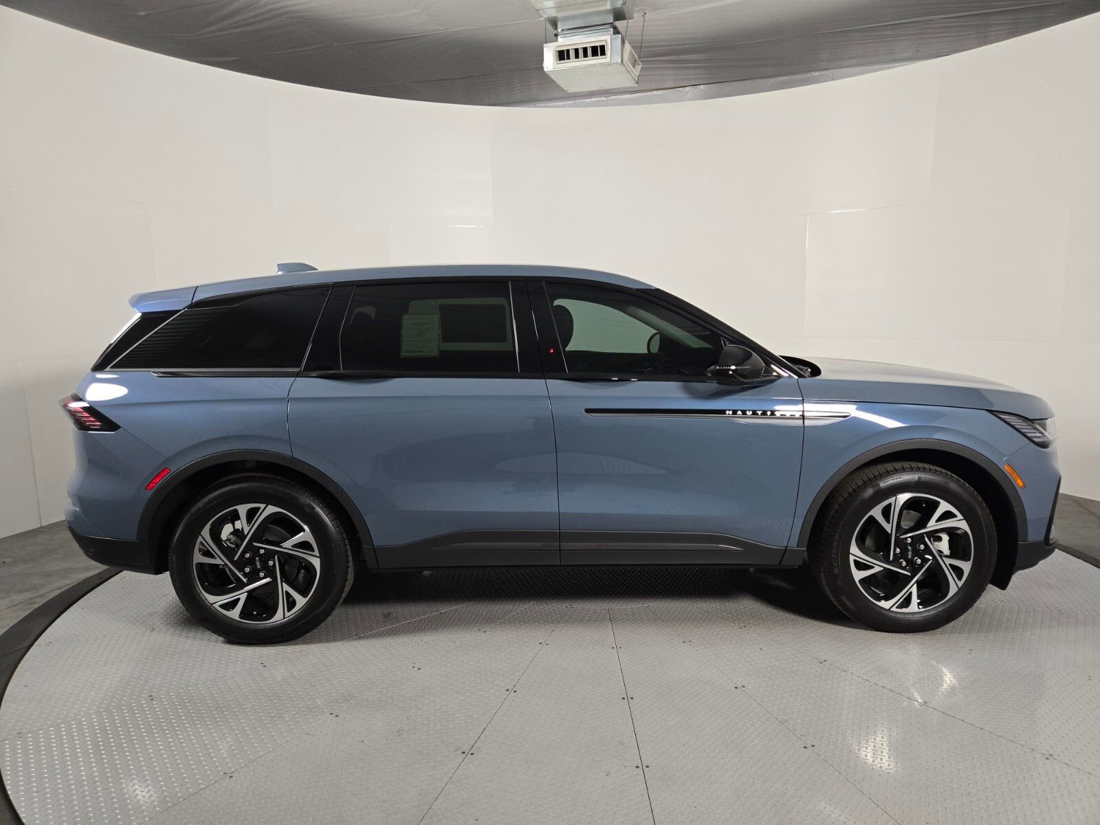 New 2026 Lincoln Nautilus Premier w/ Jet Appearance Package image 3