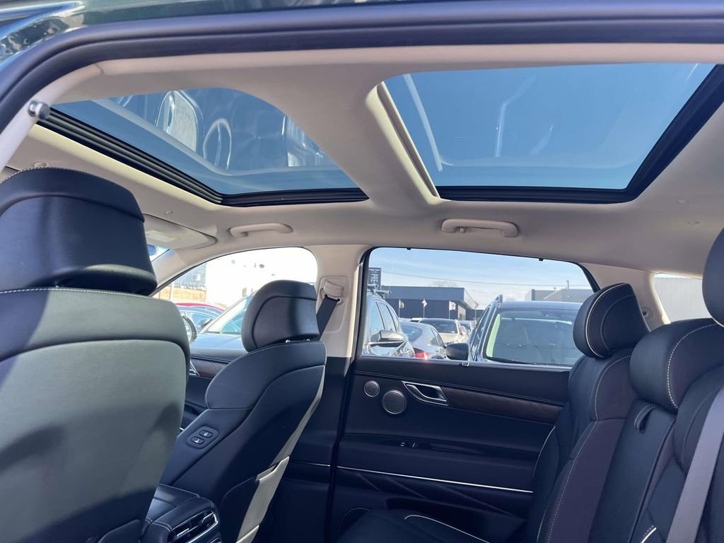 Certified 2023 Genesis GV80 2.5T w/ Prestige 20" Package image 13