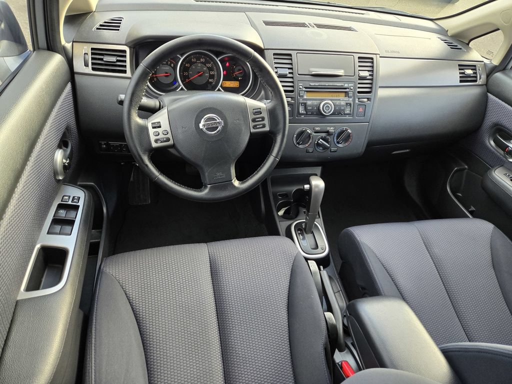 Used 2009 Nissan Versa Hatchback w/ Convenience Pkg FWD image 11
