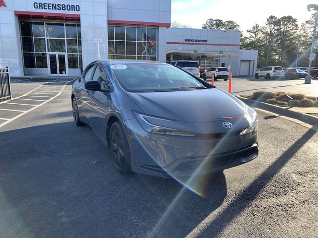 Used 2023 Toyota Prius LE image 2