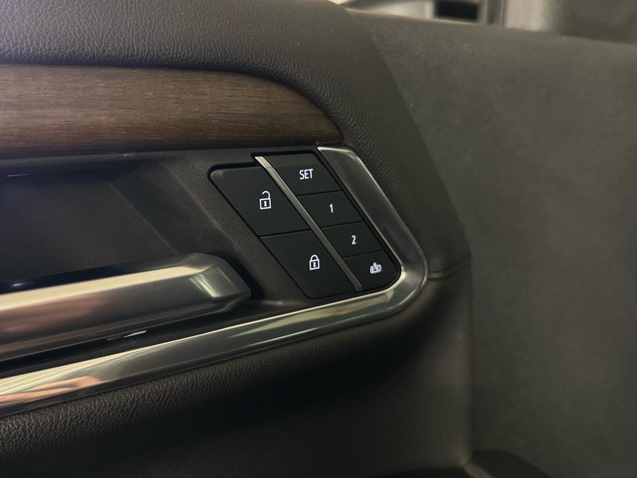 Used 2024 Chevrolet Silverado 2500 High Country w/ Technology Package image 19