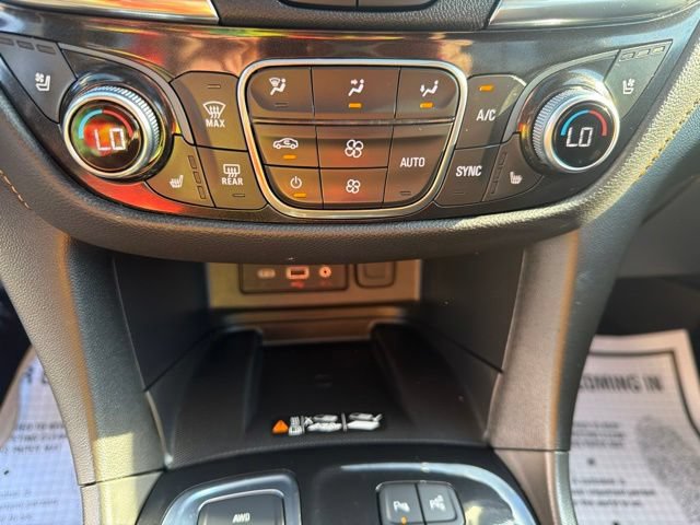 Used 2022 Chevrolet Equinox Premier AWD/4WD image 22