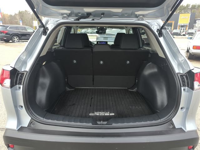 Used 2024 Toyota Corolla Cross LE image 28