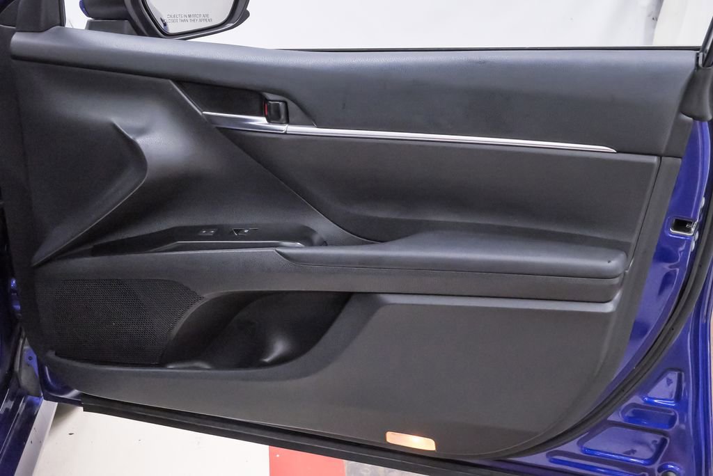 Used 2018 Toyota Camry LE image 26