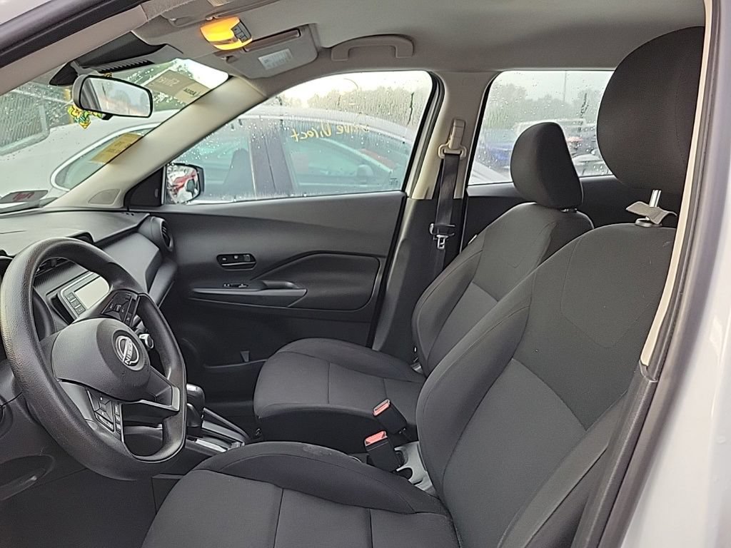 Used 2023 Nissan Kicks S FWD image 6