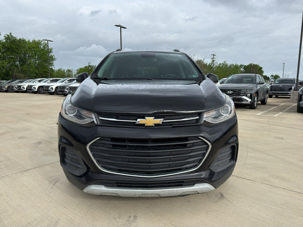 Used 2020 Chevrolet Trax LT w/ LT Convenience Package image 3