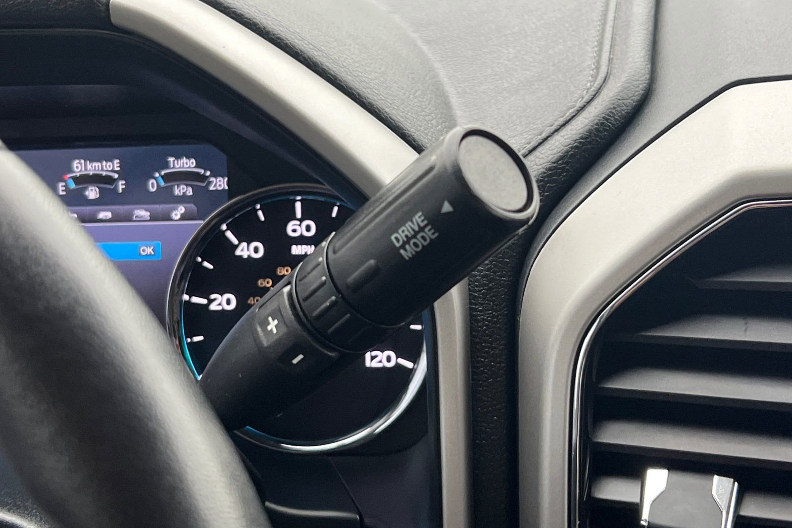 Certified 2020 Ford F350 Lariat image 22