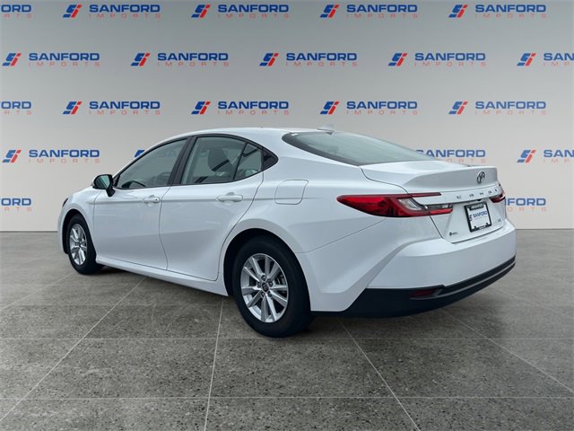 Used 2025 Toyota Camry LE image 3