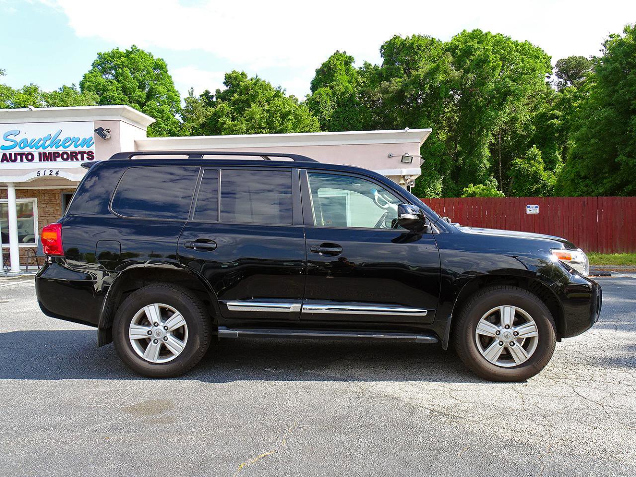 Used 2015 Toyota Land Cruiser AWD/4WD image 9