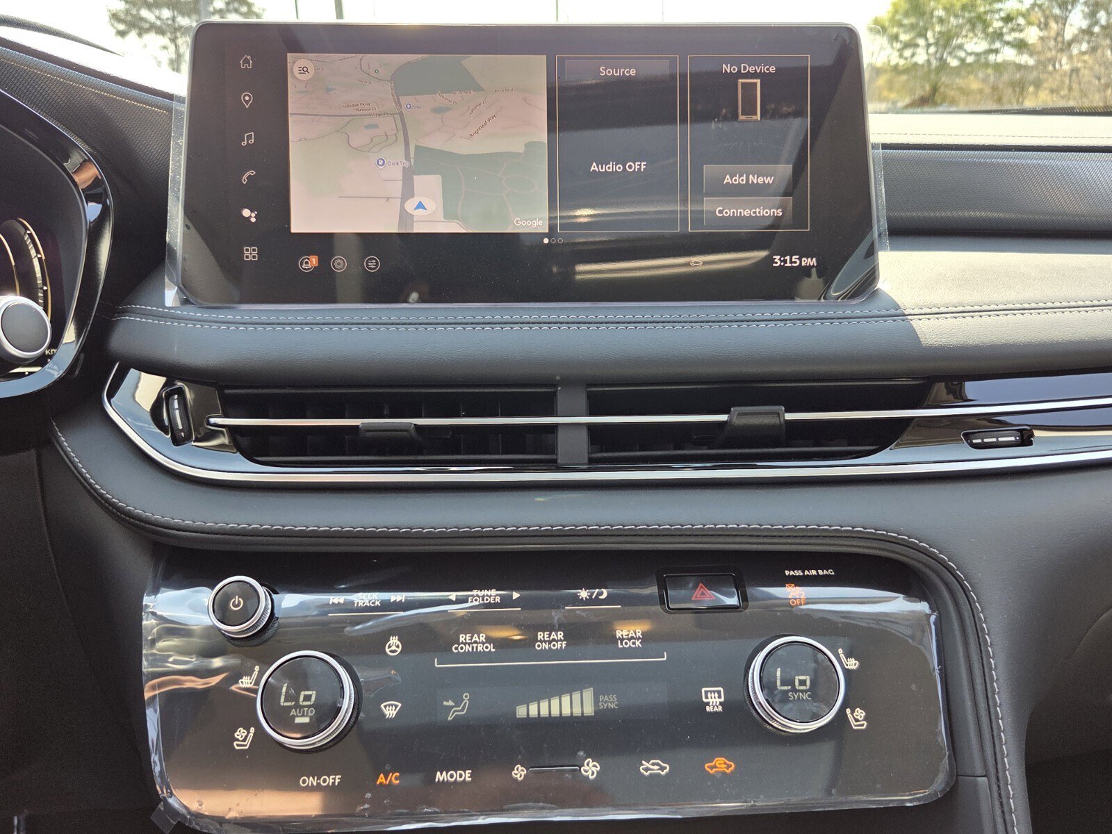 New 2026 INFINITI QX60 Luxe w/ Family Package image 16