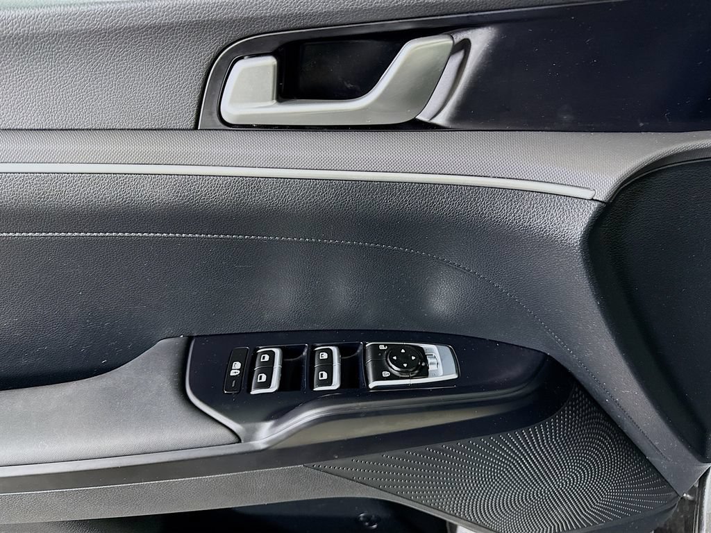 Certified 2025 Kia K5 LXS FWD image 23