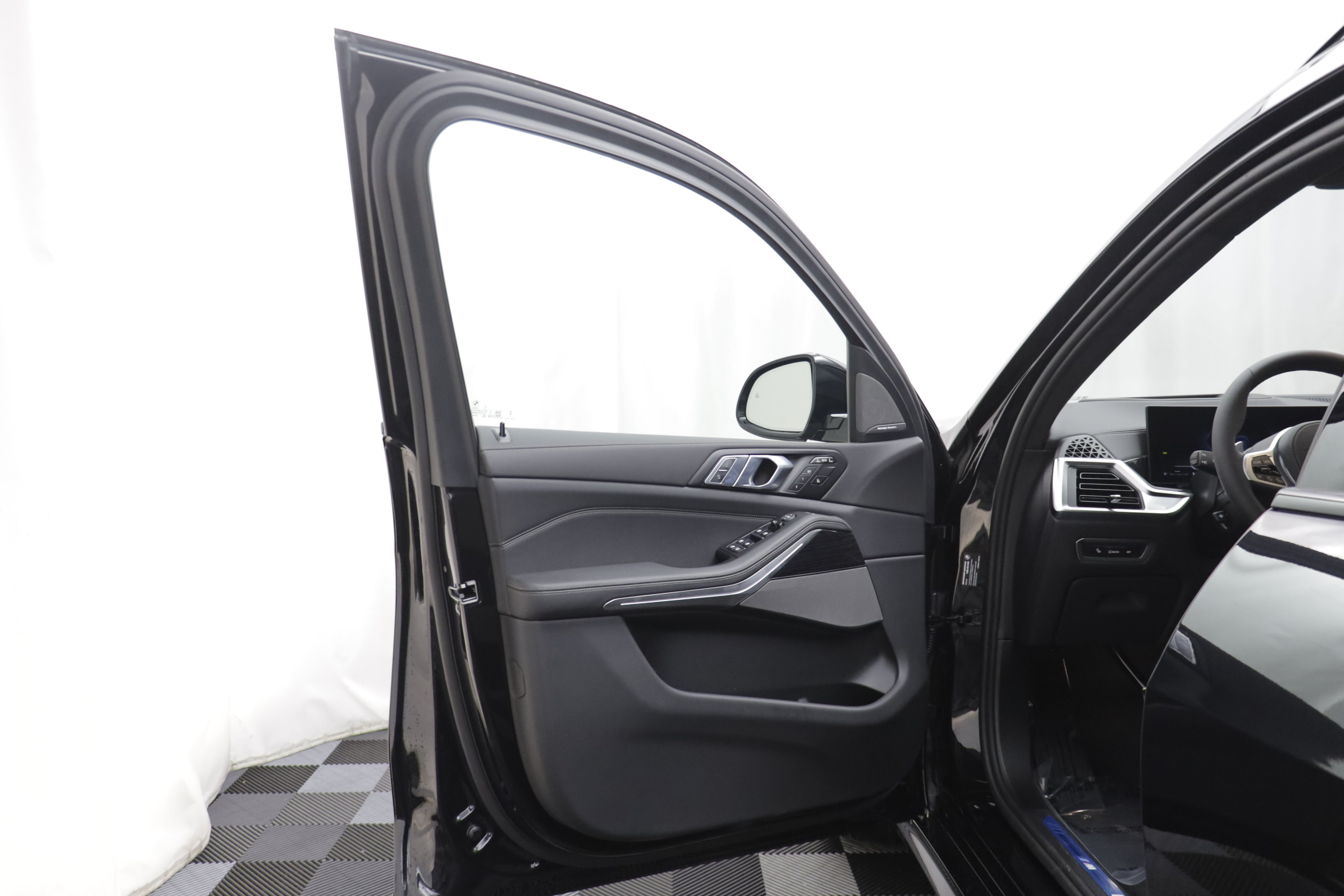 New 2027 BMW X7 xDrive40i w/ M Sport Package AWD/4WD image 5