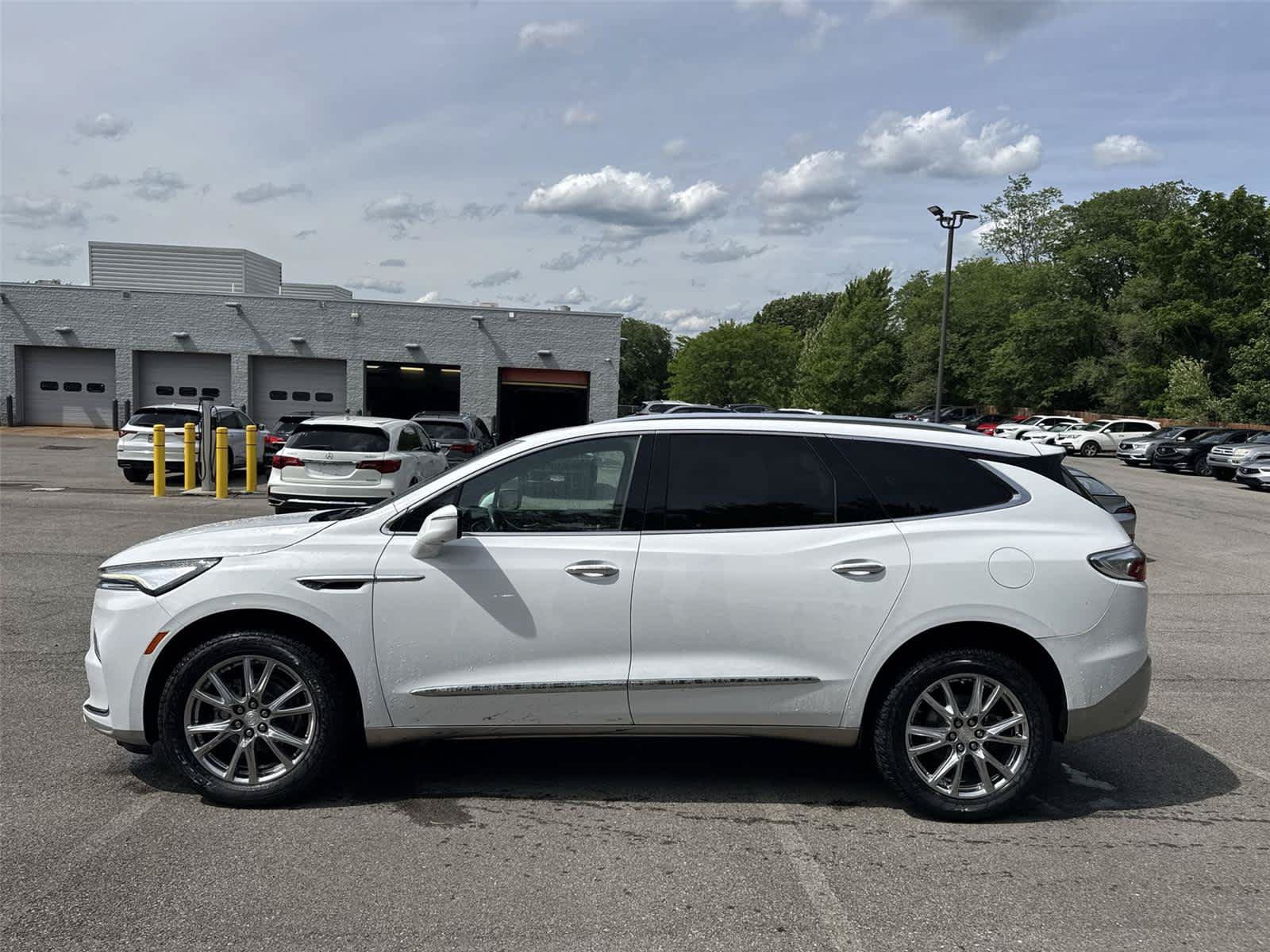 Used 2022 Buick Enclave Premium w/ Experience Buick Package AWD/4WD image 2