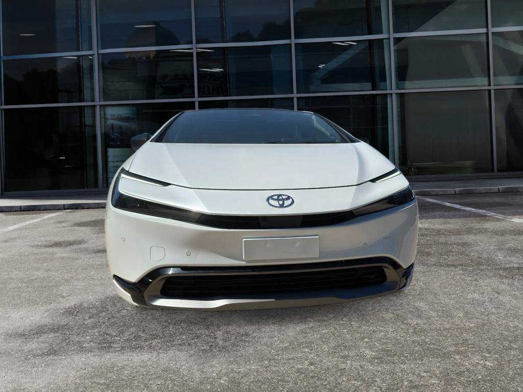 Used 2024 Toyota Prius Limited w/ Limited Premium Package FWD image 2