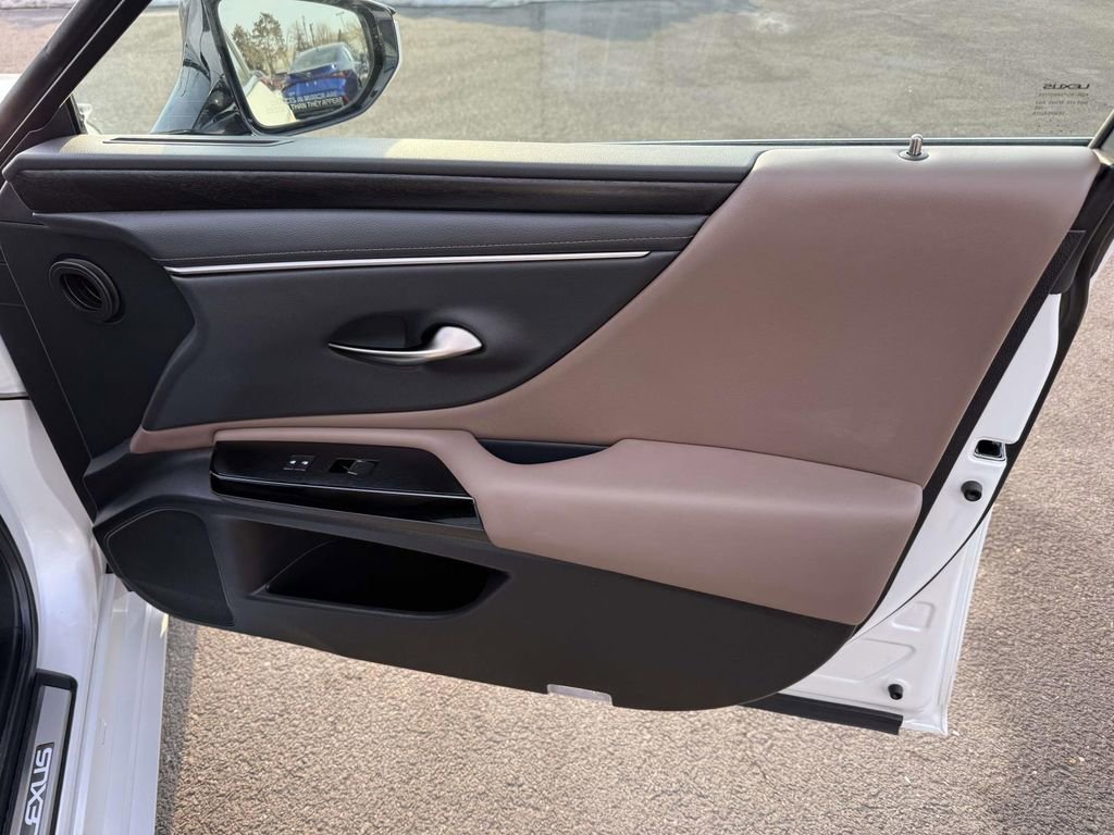 Used 2025 Lexus ES 350 Premium w/ Premium Package image 16