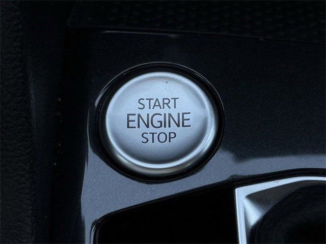 Used 2024 Volkswagen Tiguan Wolfsburg Edition image 22