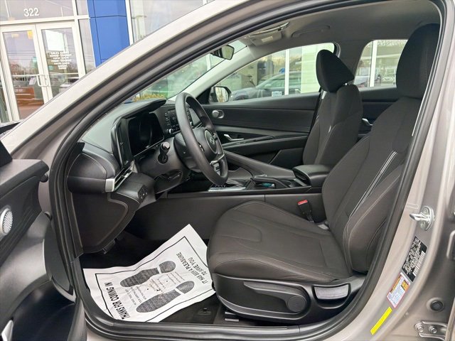 Certified 2022 Hyundai Elantra SEL image 11