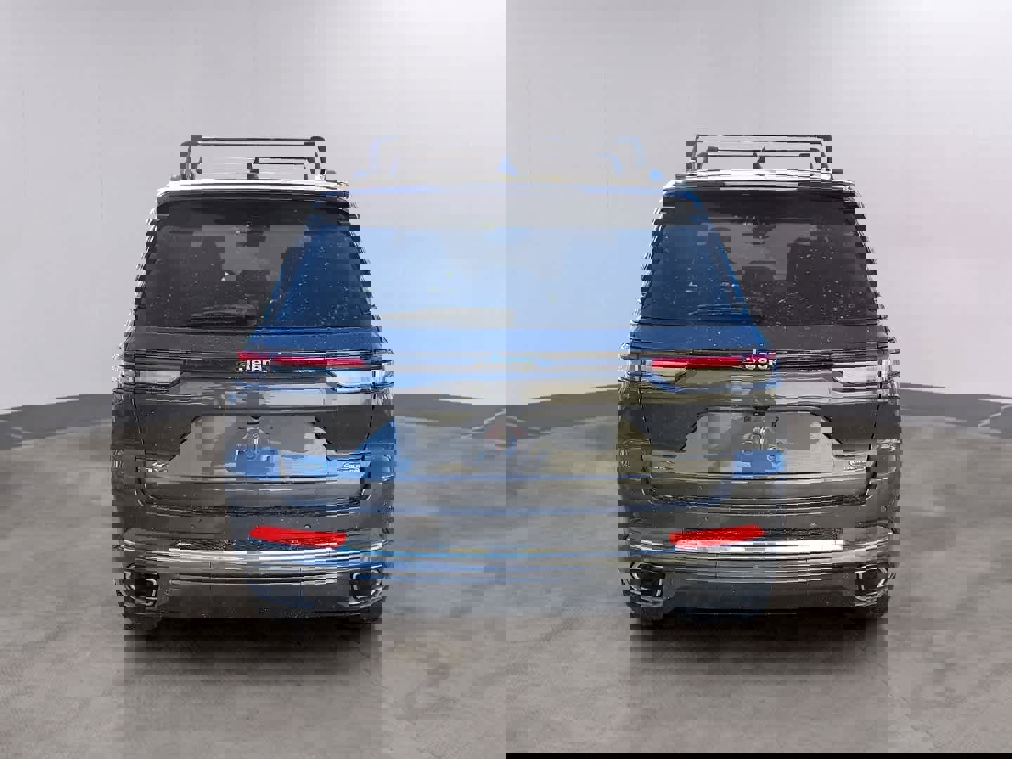 Used 2023 Jeep Grand Cherokee Overland image 5