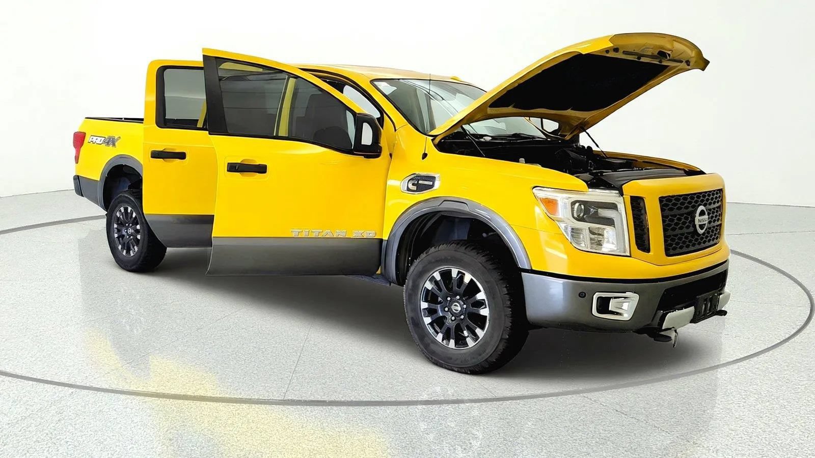 Used 2017 Nissan Titan PRO-4X w/ Pro-4x Convenience Package AWD/4WD image 7
