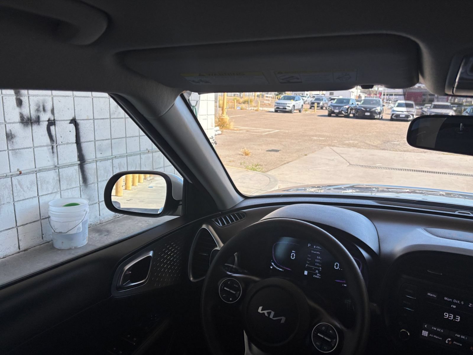 Used 2025 Kia Soul LX w/ LX Technology Package FWD image 31