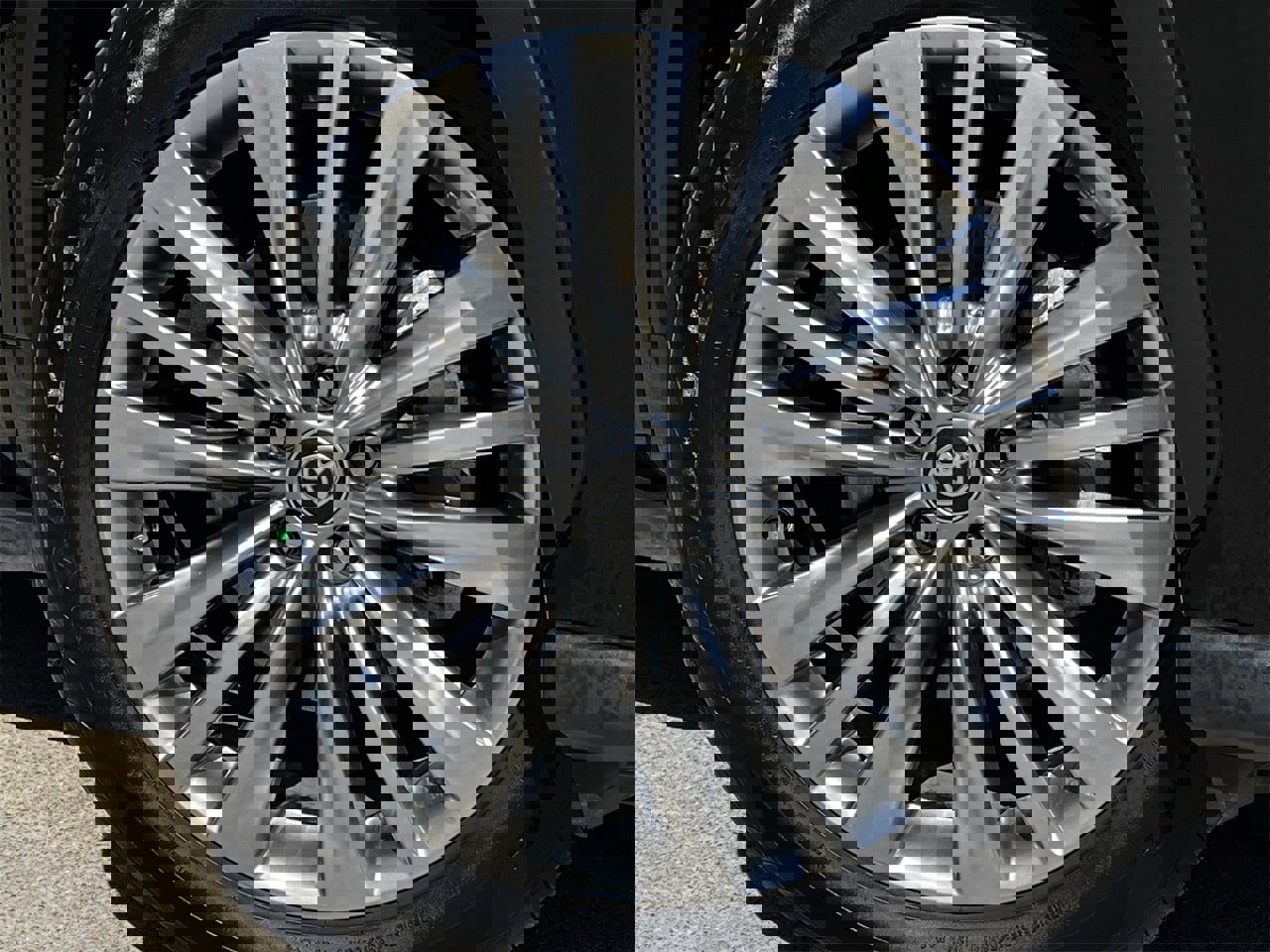 Used 2025 Toyota Highlander Platinum image 30