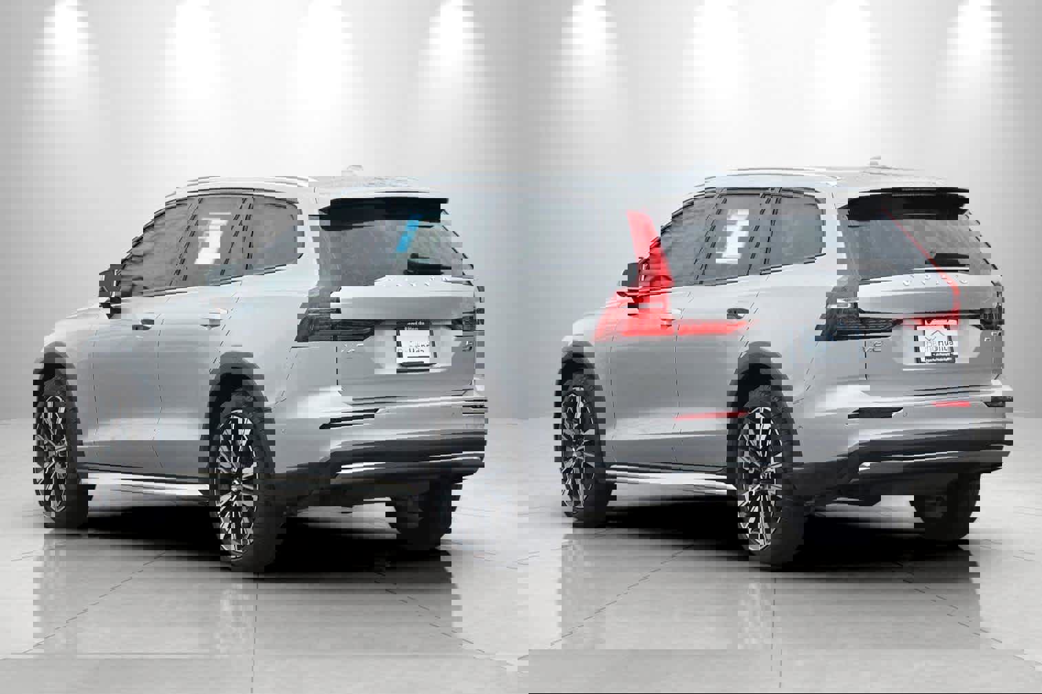 Used 2024 Volvo V60 B5 Cross Country Ultimate image 6