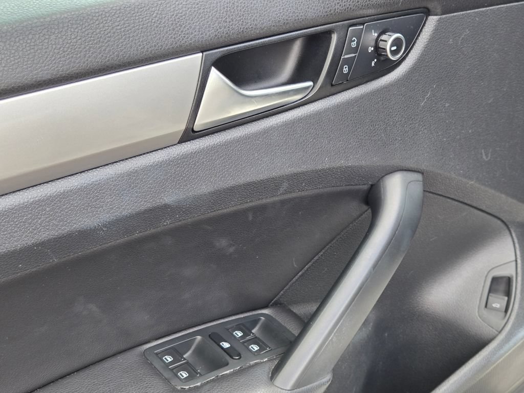 Used 2015 Volkswagen Passat 1.8T Wolfsburg Edition FWD image 18