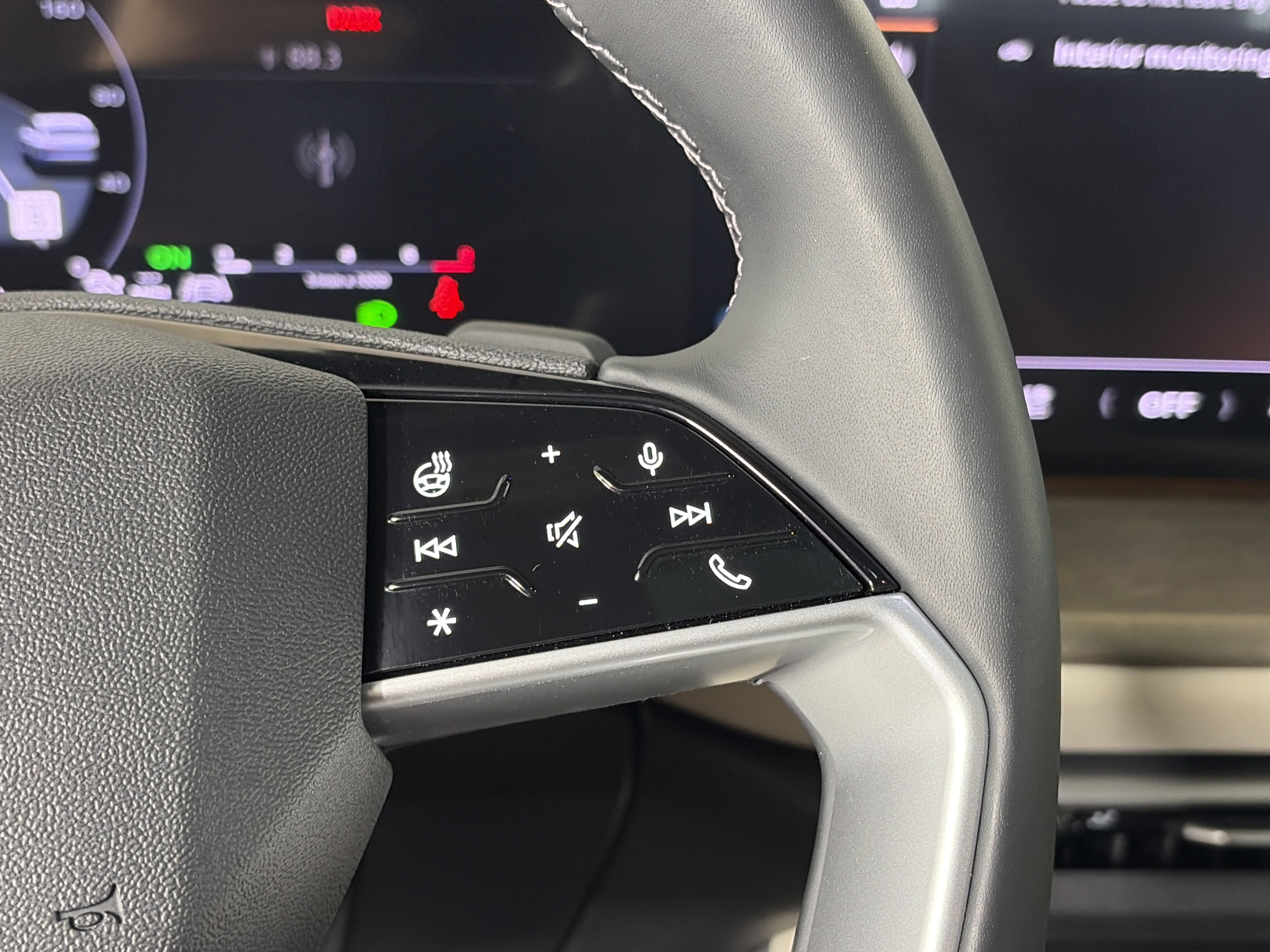 Used 2025 Audi Q5 Premium Plus w/ Premium Plus image 29