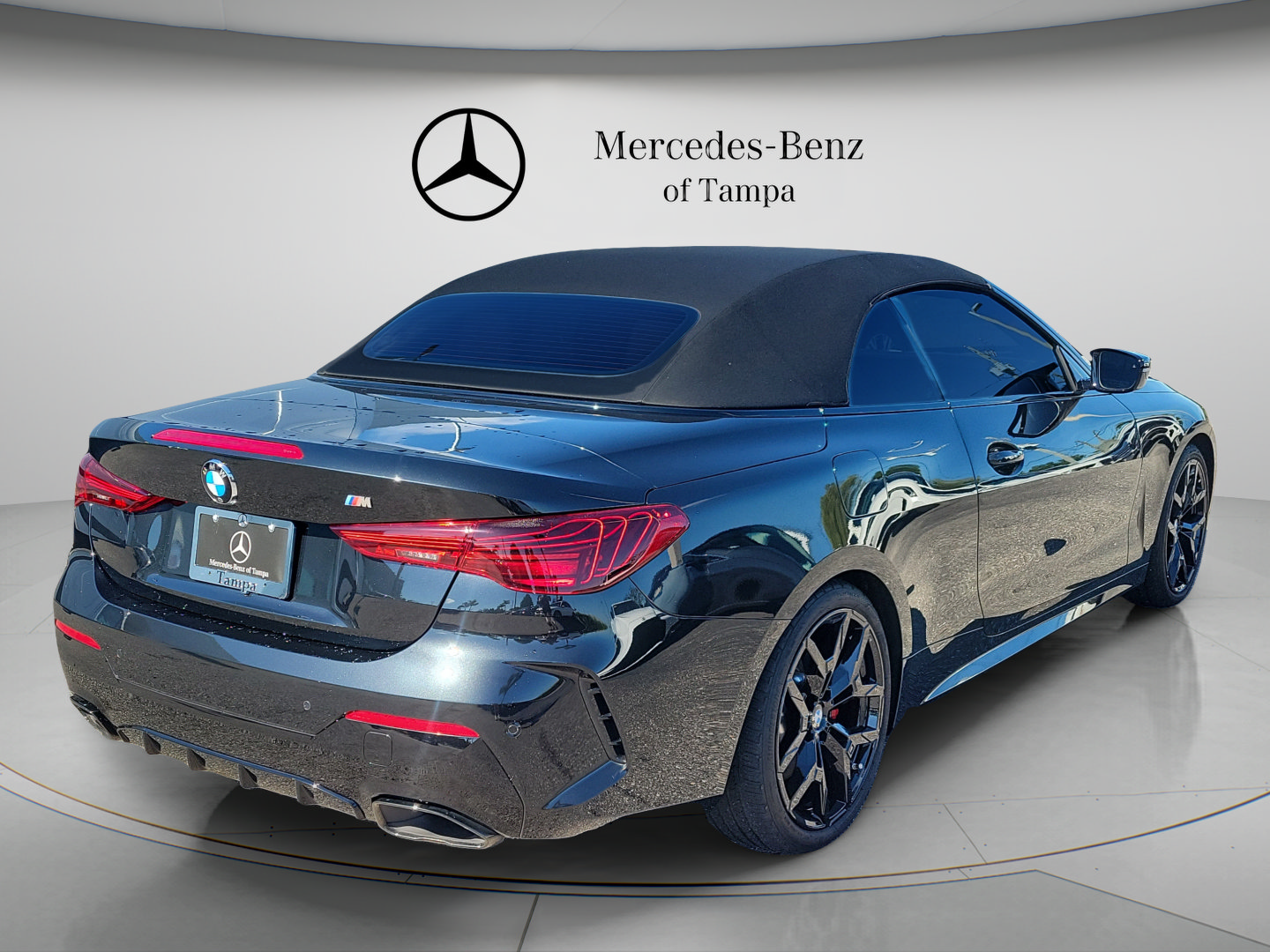 Used 2025 BMW M440i Convertible w/ Premium Package RWD image 4