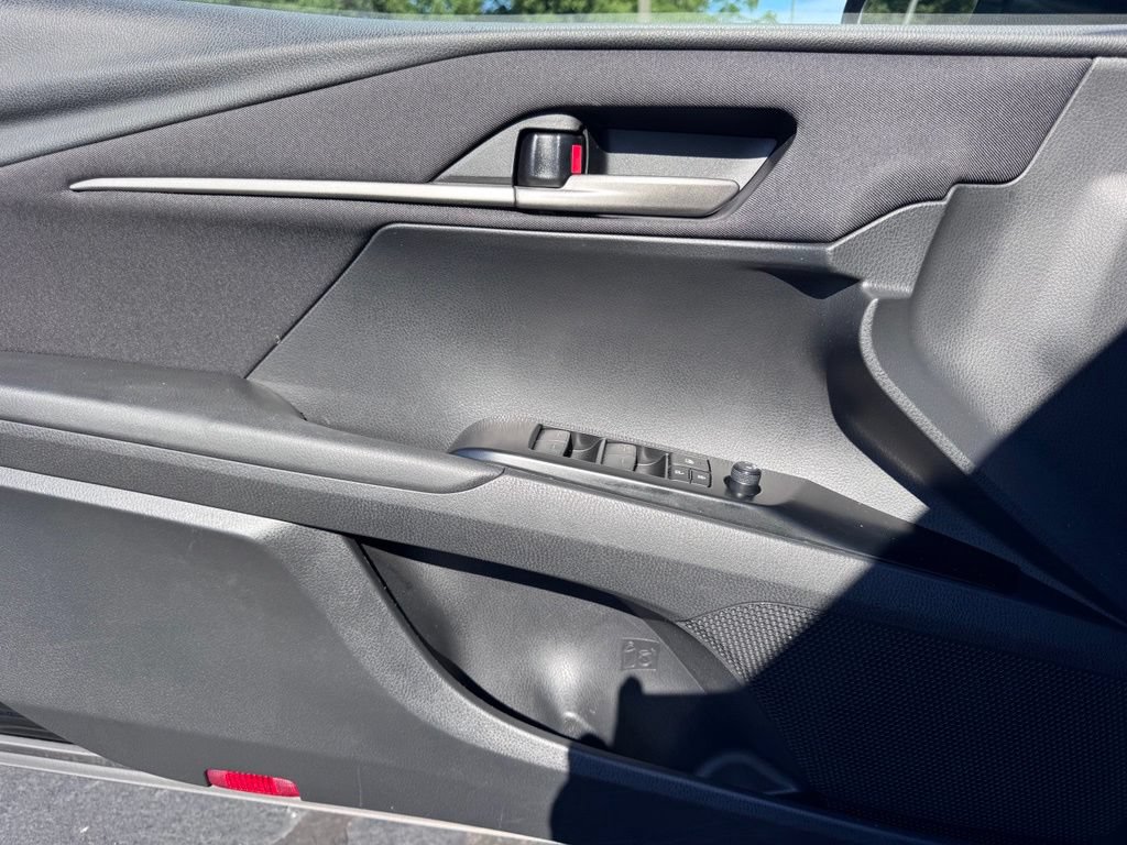 Used 2025 Toyota Camry LE FWD image 19