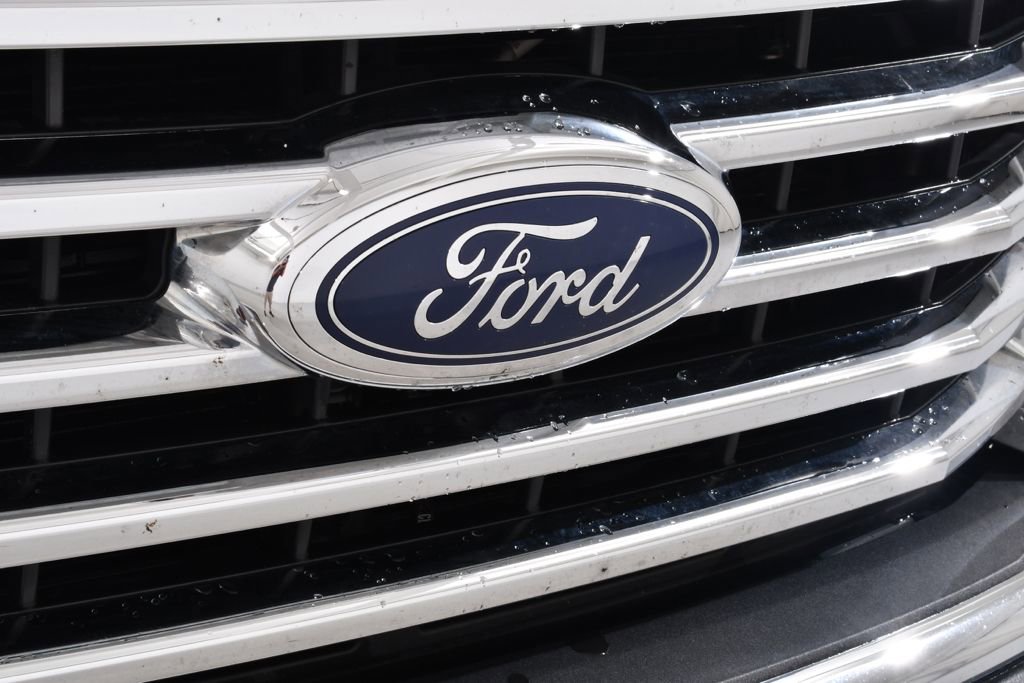 Used 2015 Ford F150 XLT w/ Equipment Group 302A Luxury AWD/4WD image 20