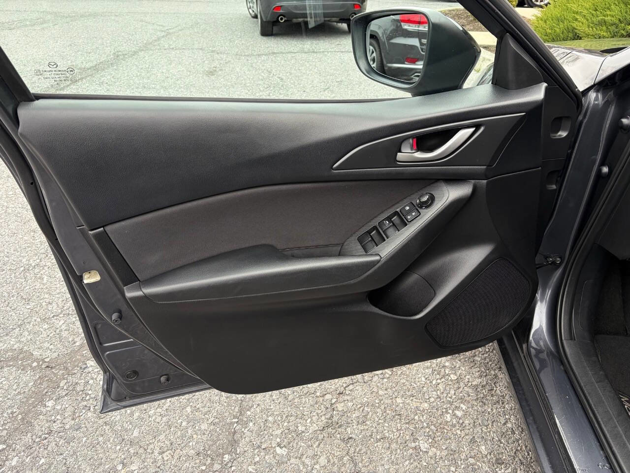 Used 2015 MAZDA MAZDA3 i SV image 22