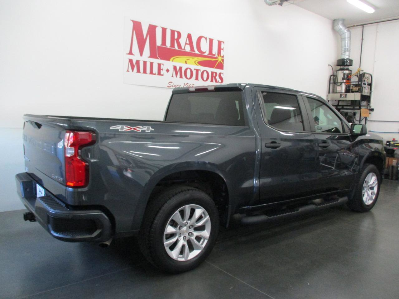 Used 2021 Chevrolet Silverado 1500 Custom w/ Safety Confidence Package AWD/4WD image 7
