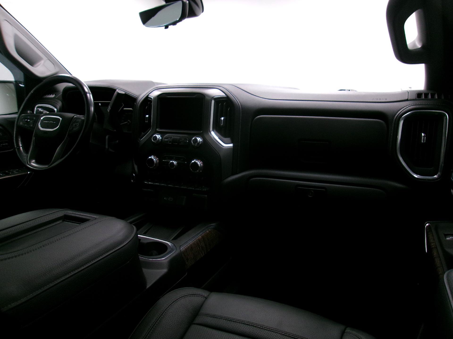 Used 2021 GMC Sierra 1500 Denali w/ Denali Carbonpro Edition AWD/4WD image 3