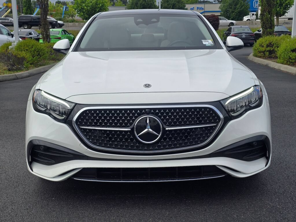 Used 2024 Mercedes-Benz E 350 4MATIC Sedan image 9