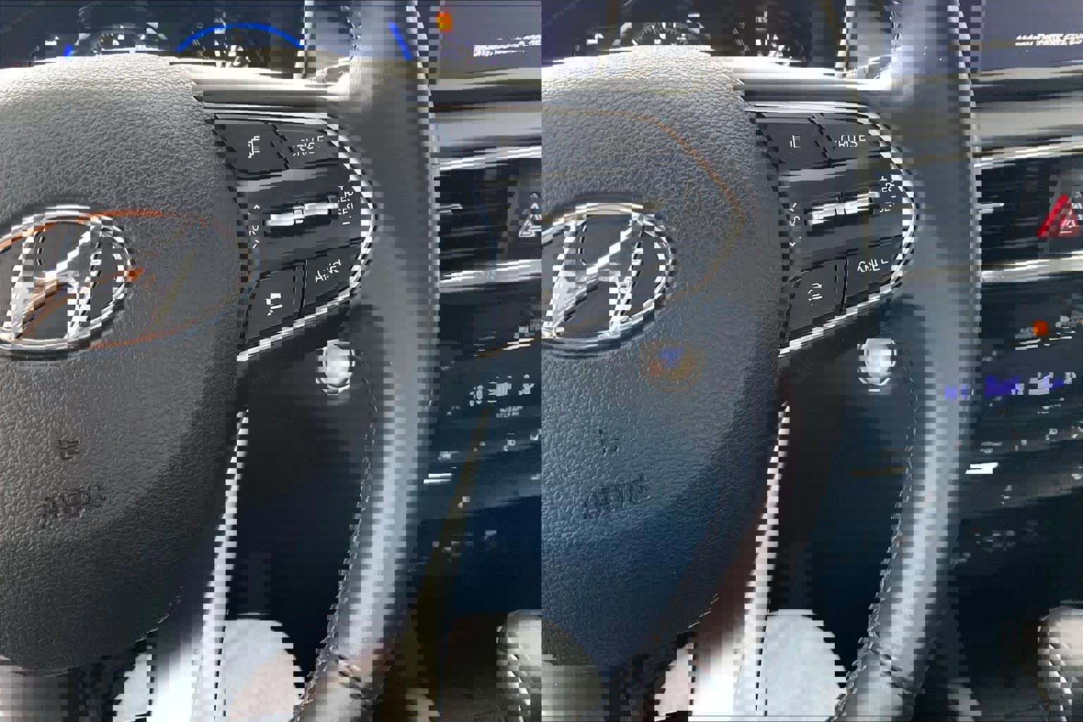 Used 2020 Hyundai Santa Fe SEL w/ Convenience Package image 20