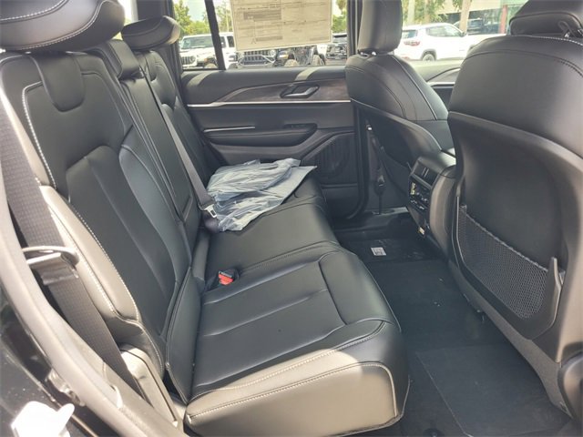 New 2025 Jeep Grand Cherokee Limited w/ Trailer Tow Package image 13