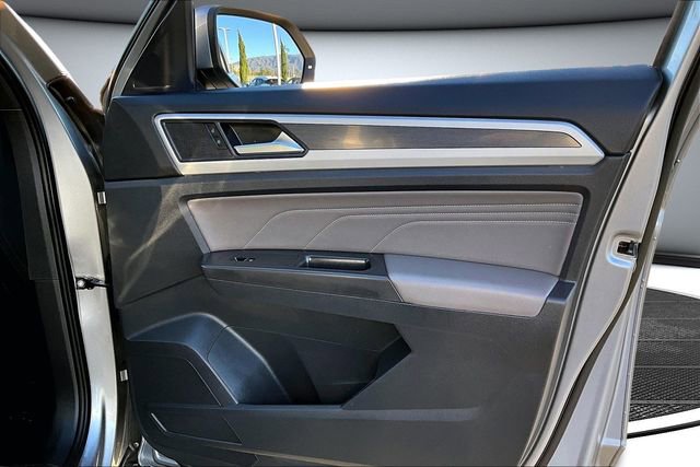 Used 2022 Volkswagen Atlas Cross Sport SEL R-Line image 28