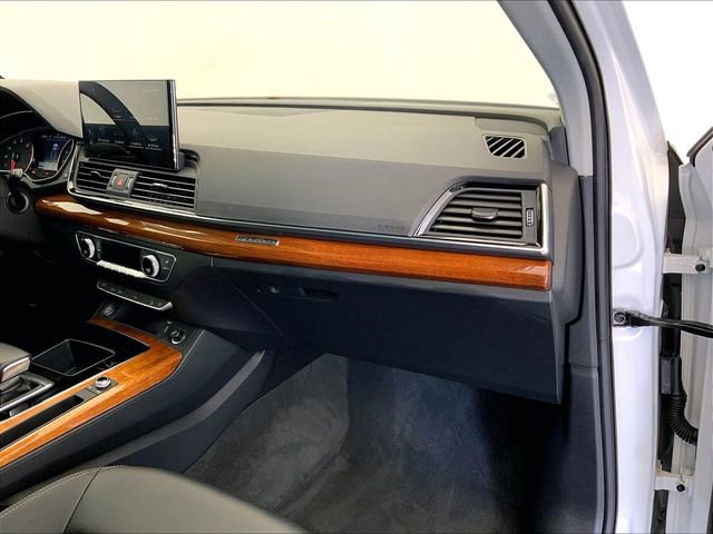 Certified 2023 Audi Q5 2.0T Premium w/ Convenience Package image 16