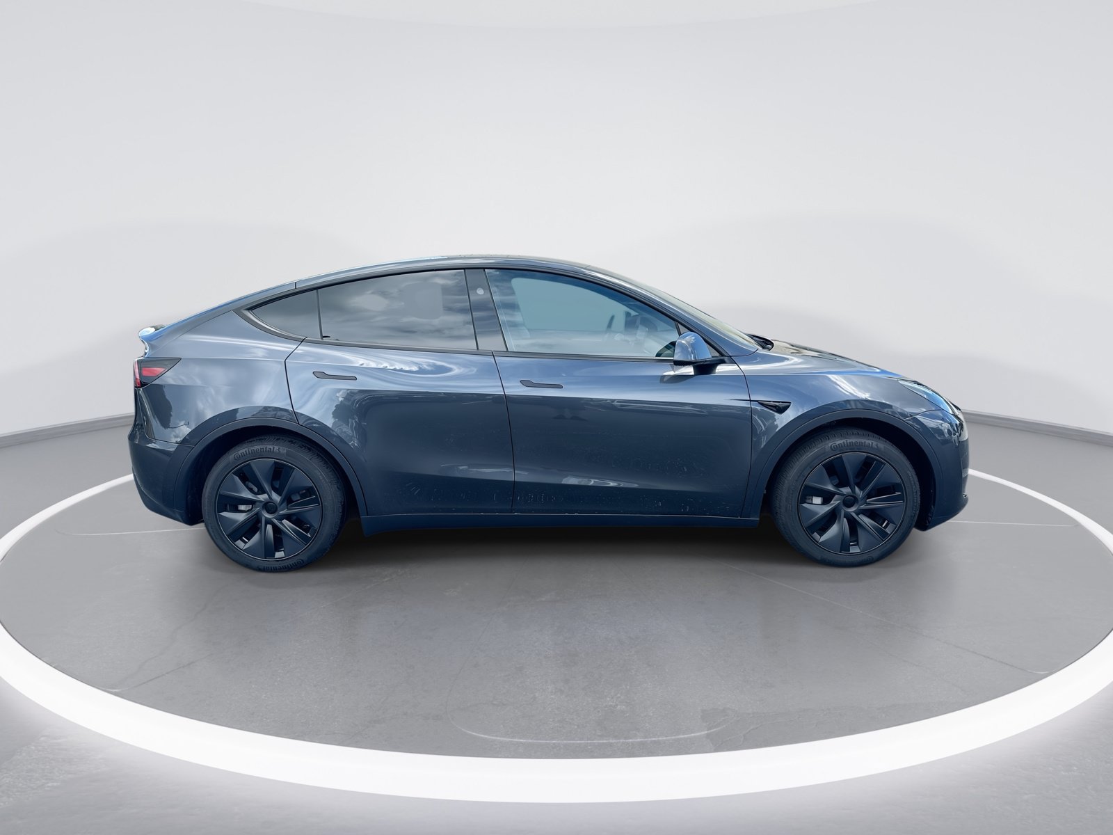 Used 2025 Tesla Model Y Long Range RWD image 10