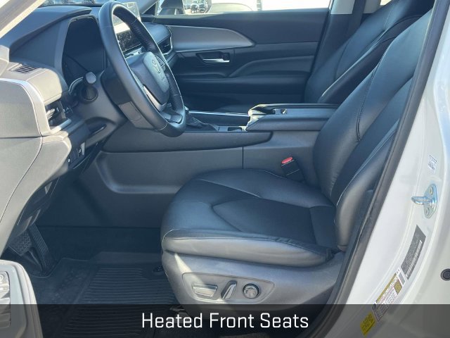 Used 2024 Toyota Grand Highlander AWD image 13