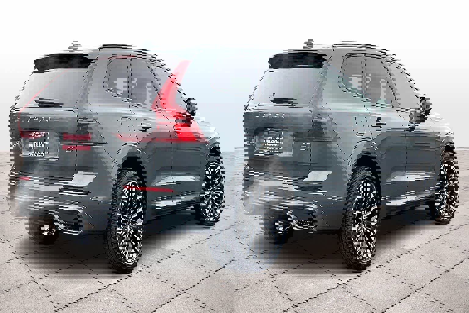 New 2026 Volvo XC60 B5 Ultra w/ Climate Package image 4