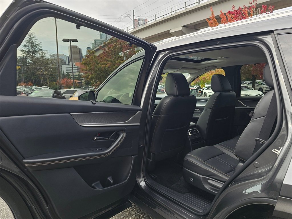 Used 2024 MAZDA CX-90 3.3 Turbo w/ Preferred Plus image 19