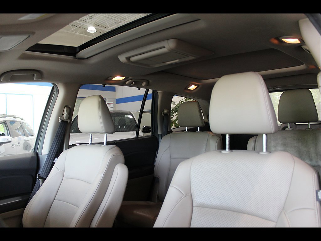 Used 2016 Honda Pilot Elite image 14